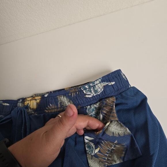 Allen Solly Blue Floral Print with Turtles Board Shorts size XL - Picture 10 of 10